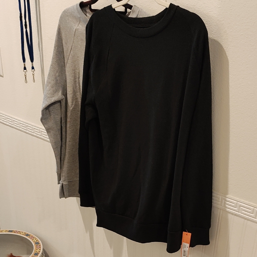 (2) Mens Black, Gray Sweatshirts Both Sz Medium New Relaxed Fit Colsie Brand Nwt